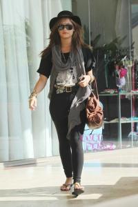 45306pcn_lovato03_e__oPt