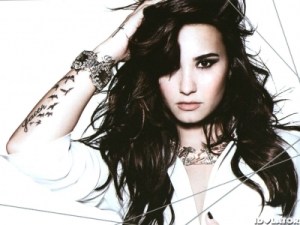 demi-lovato-booklet-2-400x300