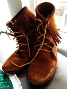 reserved one day sale 5 off minnetonka brown suede fringe ankle moccasin boots size 9-f46862