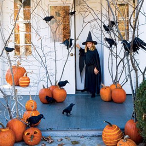 halloween-decorations-pumpkins-ravens-1007-fb