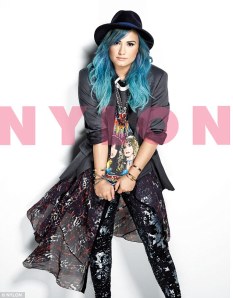 article-2517169-19C9F6AA00000578-459_634x813