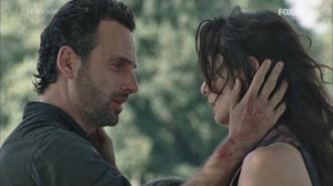 the-walking-dead-2x11-rick-lori-cap-18