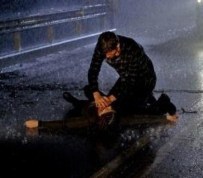 julian-essaye-de-ranimer-brooke-davis-alors-image-403979-article-ajust_930