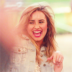 tumblr_mp709zwMlM1r9alaeo1_250[1]