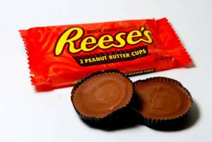Free-Reeses-Peanut-Butter-Cup-Saving-Star[1]