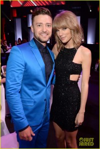 2015 iHeartRadio Music Awards On NBC - Backstage And Audience