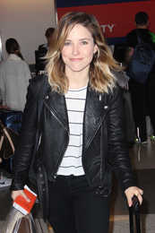 67176161_sophia_bush_took_spe[1]