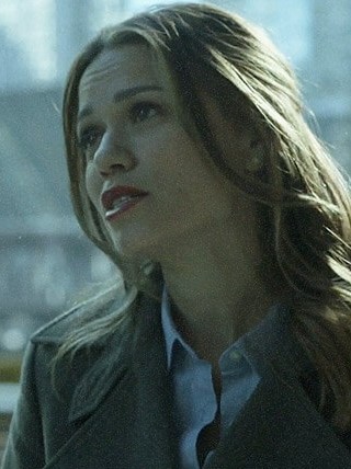 victoria-beckham-fitted-trench-coat-keri-pearson[1] (2)